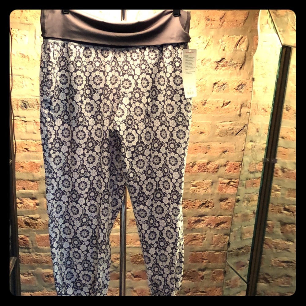NWT LULULEMON pants with wide waistband SZ 12